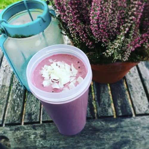 Autumn blackberry and apple protein breakfast smoothie with oats, pecans, cinnamon, oats, and protein powder